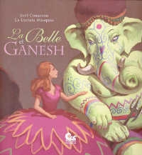 une belle jeune femme en grande robe rose, pose la main sur le bras d'un grand éléphant, peint avec des motifs indiens.