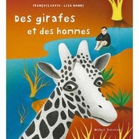 lan une magnifique girafe avec en arrière plan un jeune garçon.