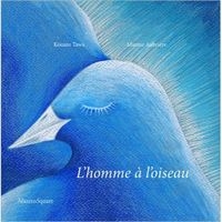 Un oiseau bleu, yeux fermés