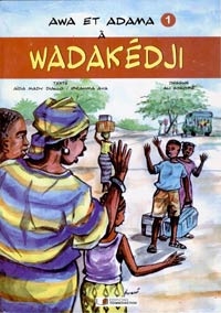 Dessin de deux enfants qui disent au revoir à une dame et une fille à la sortie d'un village