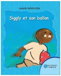 enfant marche avec un ballon, sur fond bleu clair