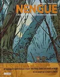 Dans la mangrove, deux hommes en pirogue, l'un pagaye l'autre tient un fusil