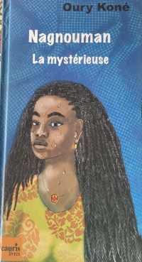 Nagnouman, la mystérieuse Jeune femme sur fond bleu