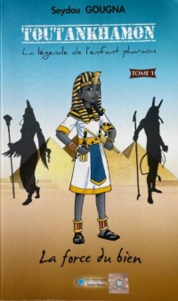 Toutankhamon, la légende de l'enfant pharaon, tome 1, La force du bien Jeune Touankhamon devant les pyramides