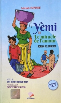 Yèmi ou Le miracle de l'amour Une petite fille triste portant un sceau d'eau
